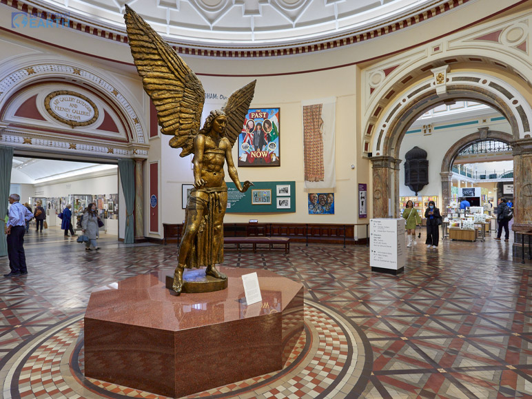 Discover The Birmingham Museum and Art Gallery