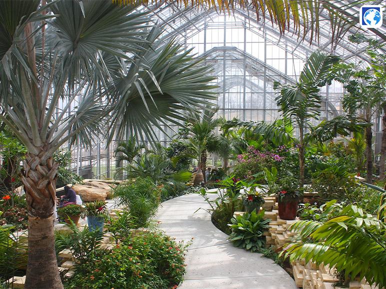  Take A Stroll In The Lauritzen Gardens